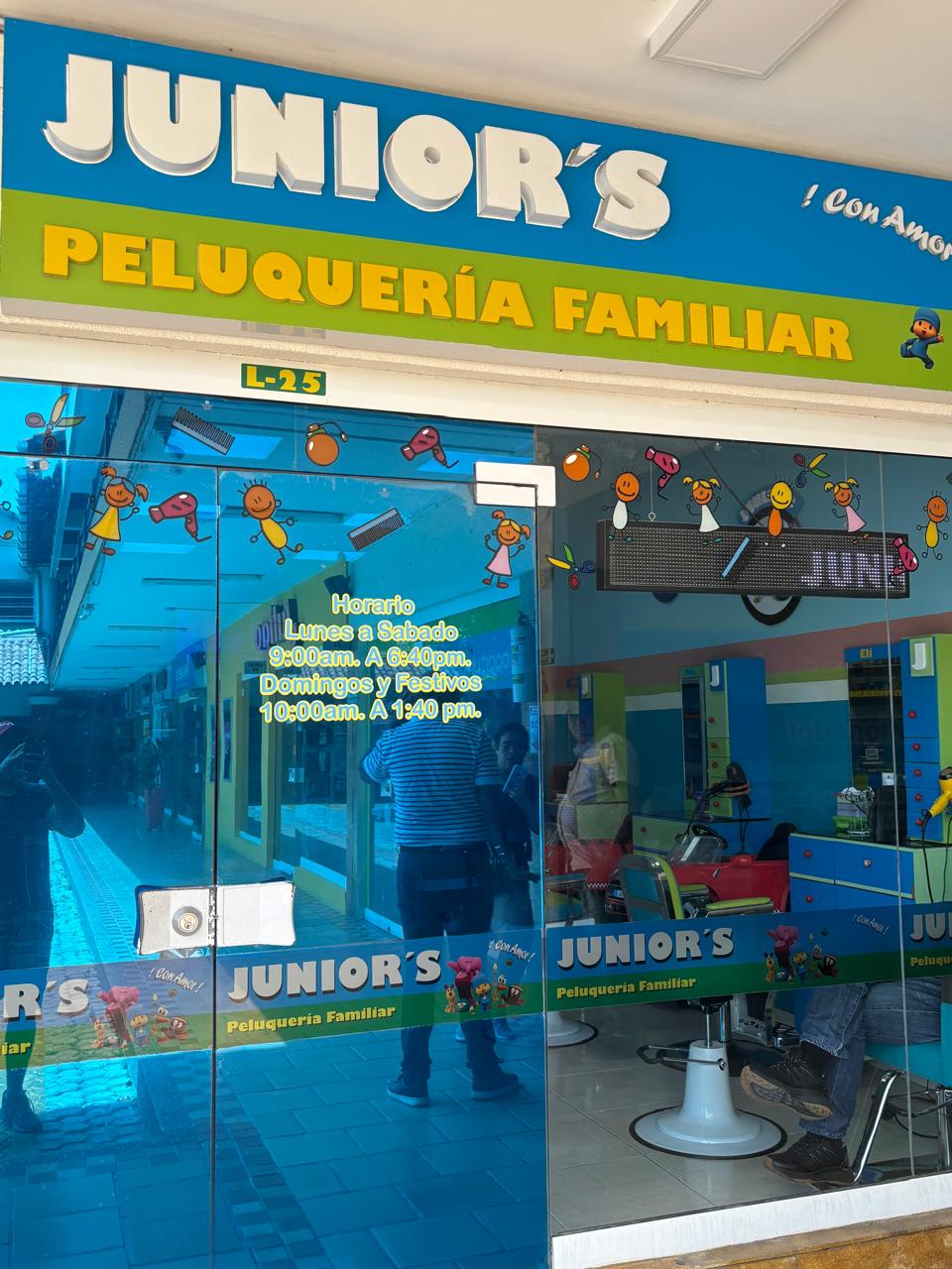 Junior's Family Hair Salon